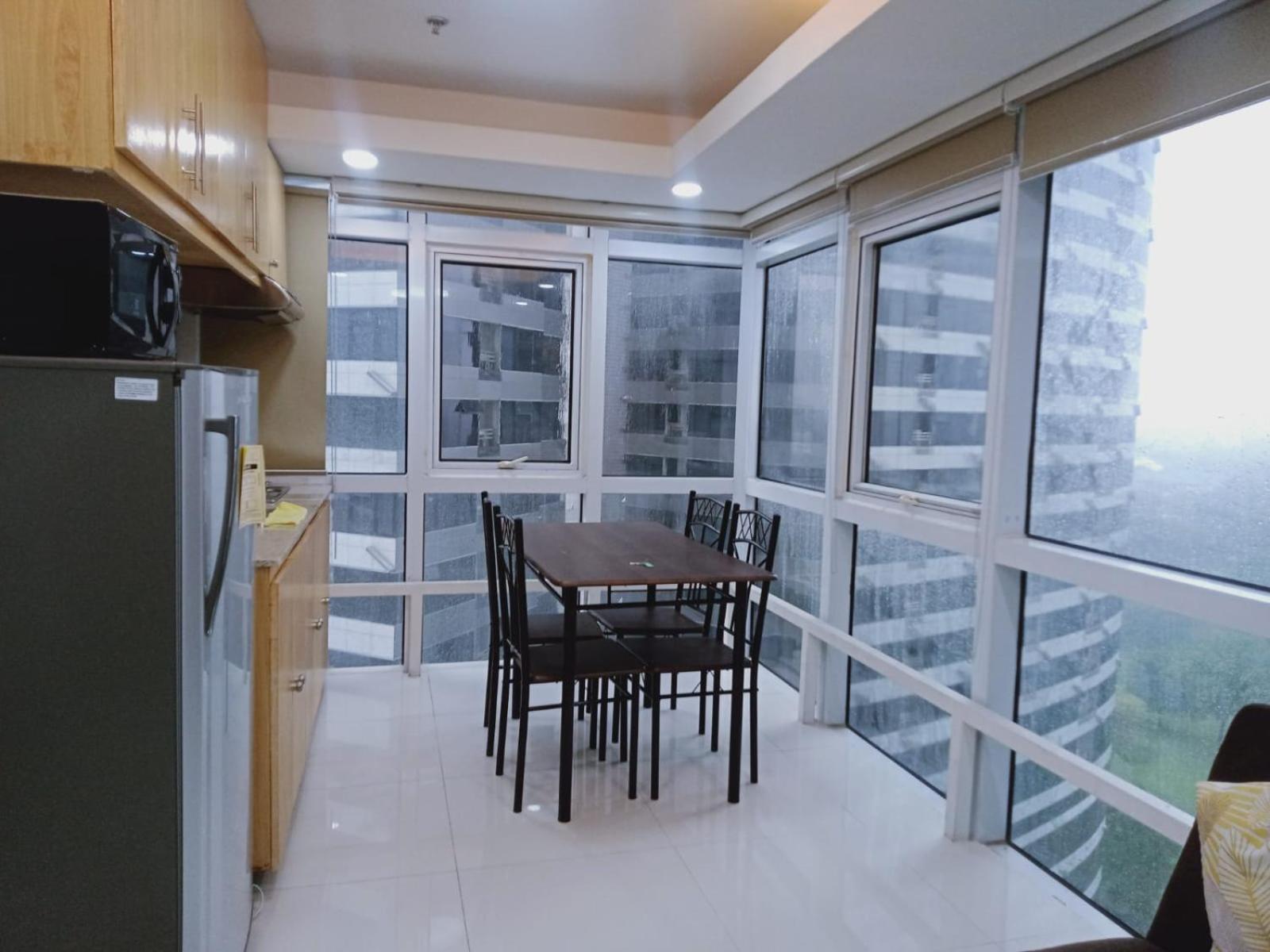 2 Bedrooms Units Forbes Area 5Th Avenue Bgc Center Manila Kültér fotó