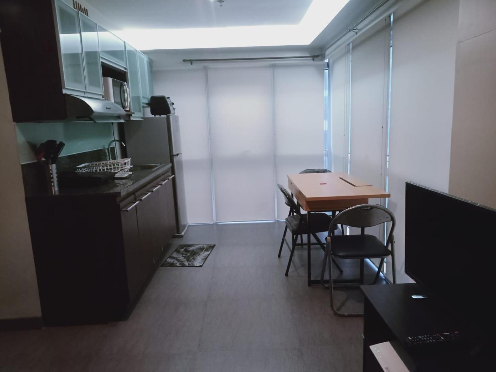 2 Bedrooms Units Forbes Area 5Th Avenue Bgc Center Manila Kültér fotó